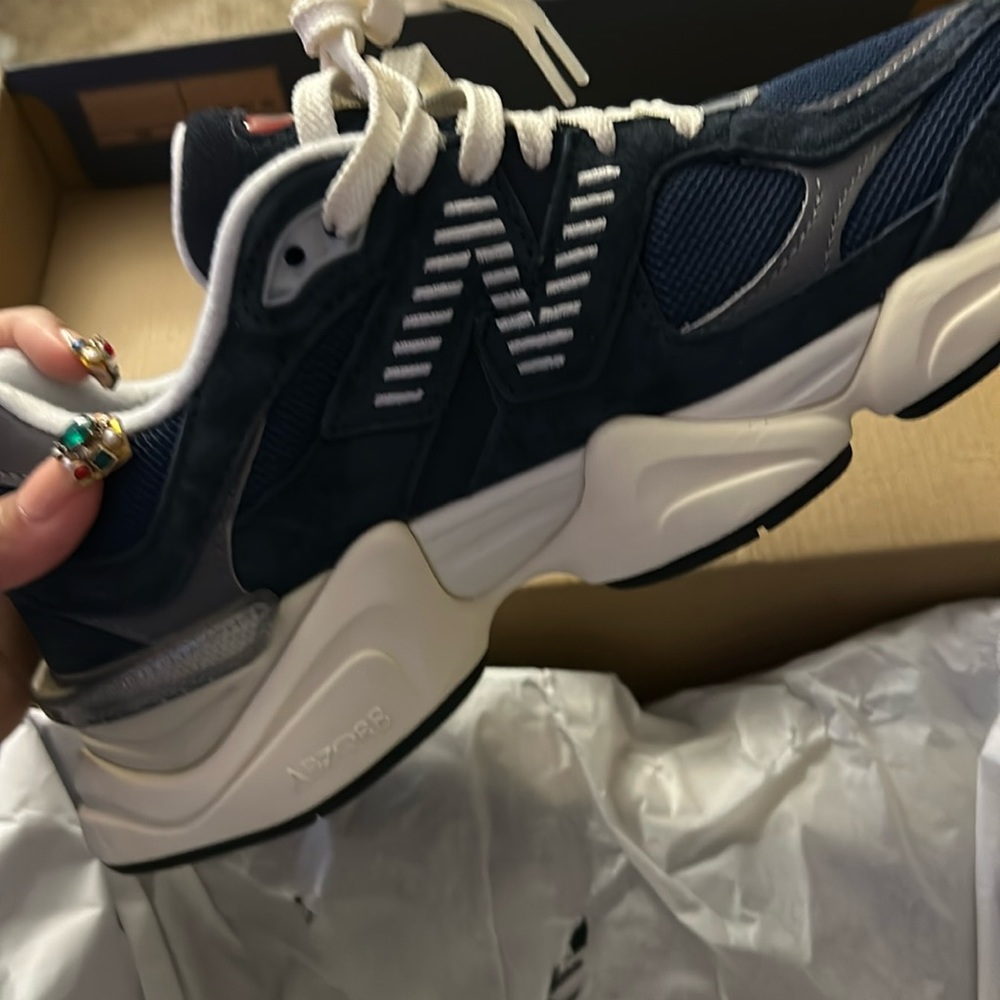NWT NAVY BLUE NEW BALANCE 9060 never worn original box
